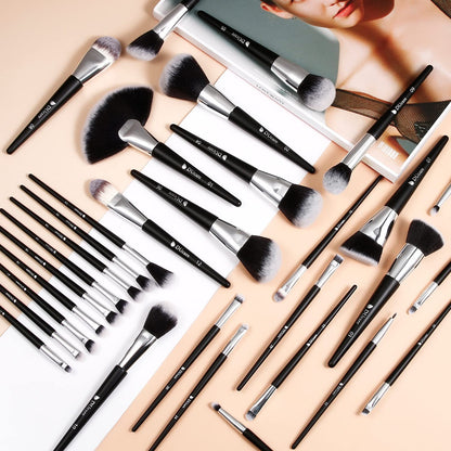 Makeup Brushes Set Professional 32Pcs Make up Brushes Premium Synthetic Kabuki Foundation Blending Face Powder Blush Concealers Eye Shadows